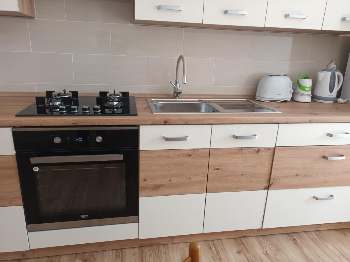 Apartman Alena การ์โลวีวารี ภายนอก รูปภาพ