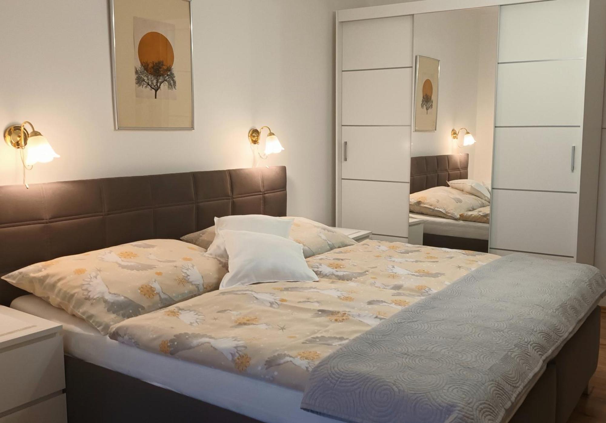 Apartman Alena การ์โลวีวารี ภายนอก รูปภาพ